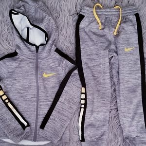 Toddler boys Nike jogging suit